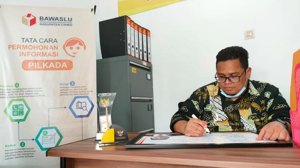 Rahmat Bagja Resmikan PPID Bawaslu Kabupaten Ciamis