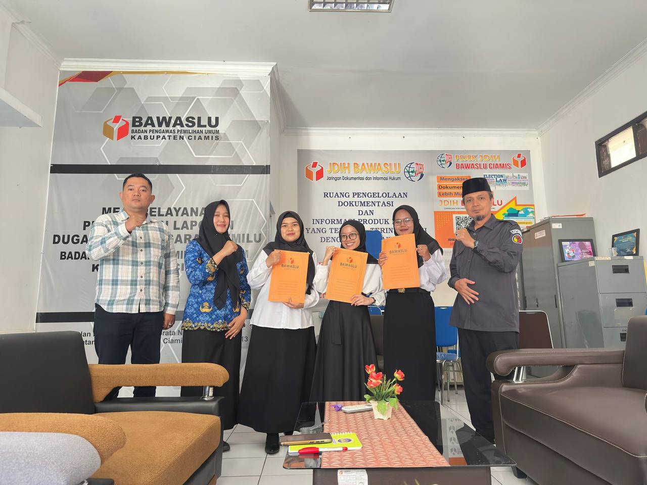 penyambutan ketiga CPNS di Bawaslu kabupaten Ciamis