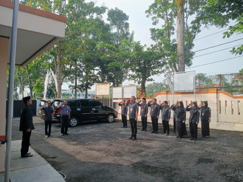 apel pagi